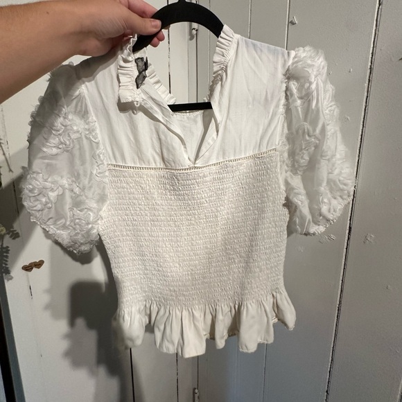 ANTHROPOLOGIE Elegant White Ruffled Sleeve smocked Women's Top - Picture 5 of 6